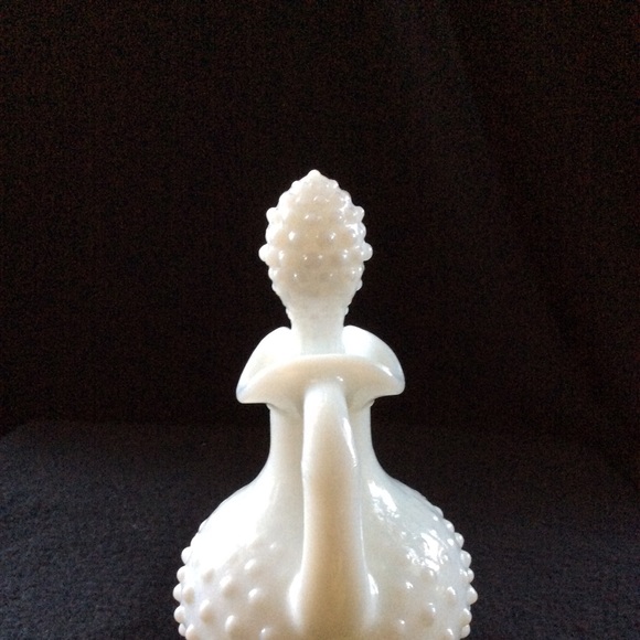 Vintage hobnail milk glass decanter cruet EUC - Picture 3 of 4